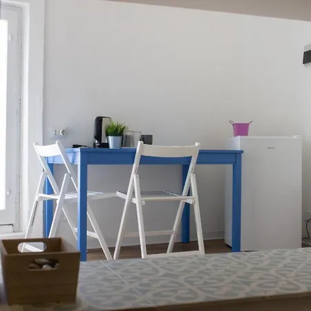 Daire 2000 Holidays Terrasini