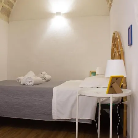 2000 Holidays Terrasini