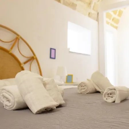 2000 Holidays * Terrasini