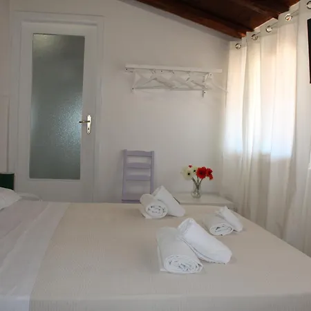 2000 Holidays Terrasini