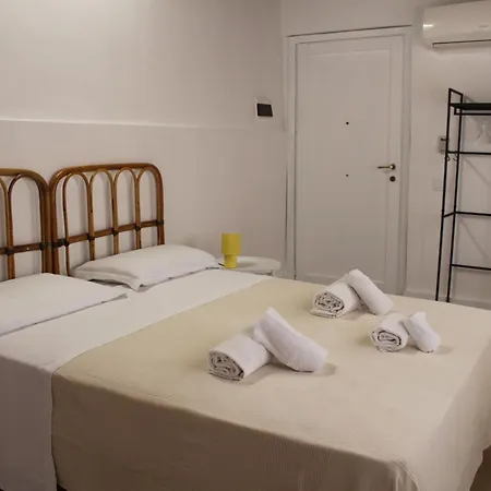 2000 Holidays Terrasini