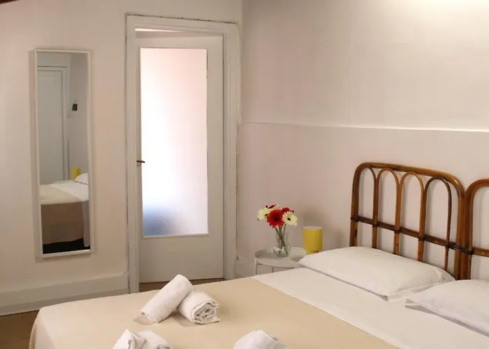 2000 Holidays 아파트